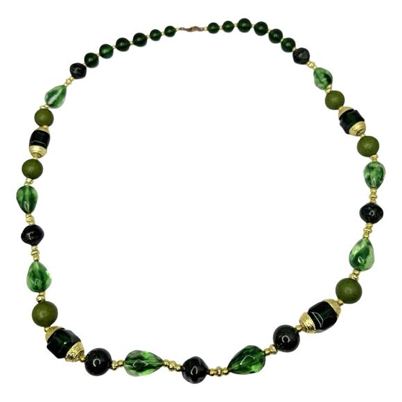Vintage Green Glass Beaded Necklace 30" Gold Tone Lucite Classic - Picture 5 of 11